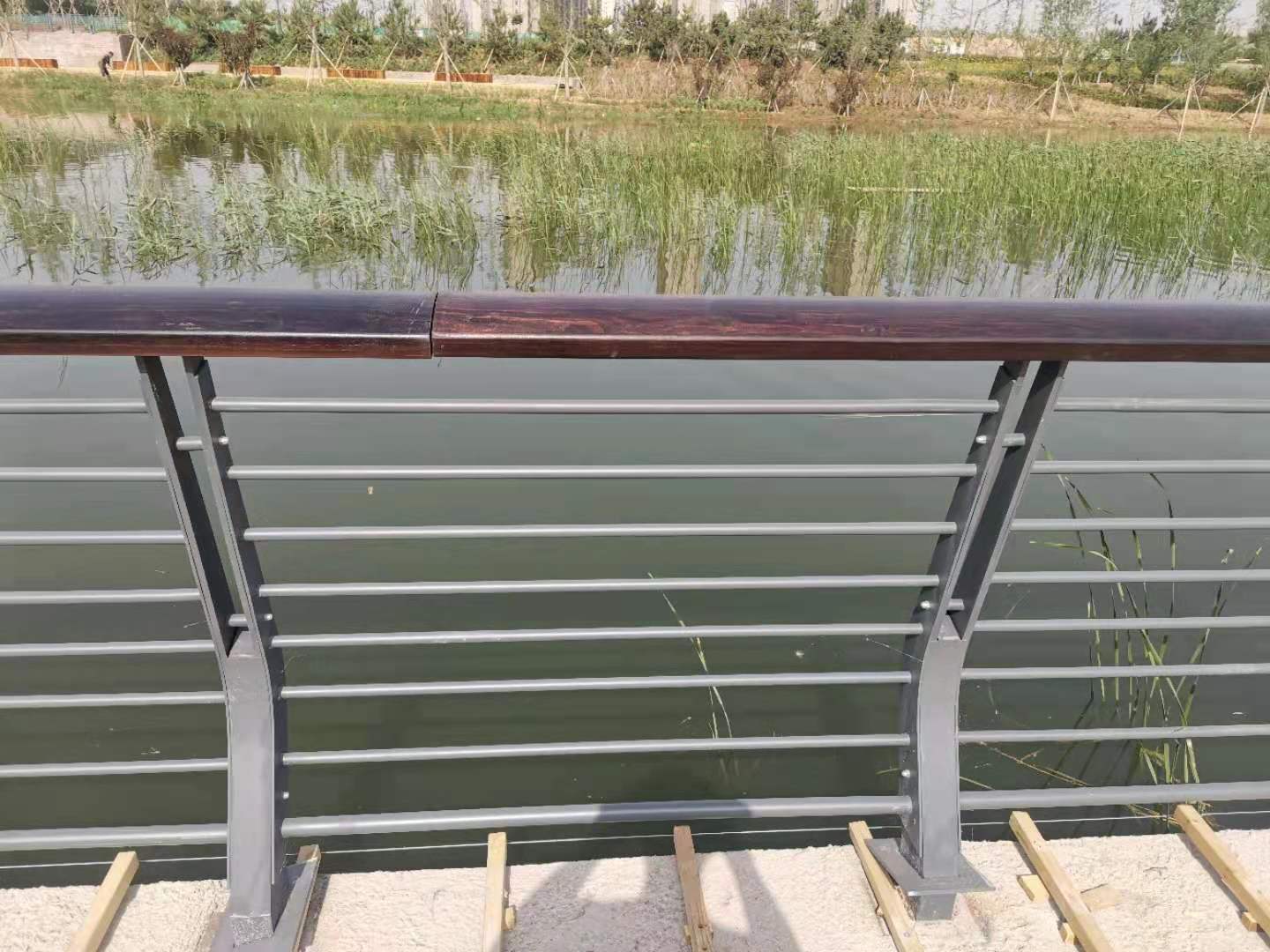 泰州市桥梁防撞护栏河道护栏 - 厂家